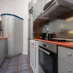 Spacious In The City Center By Rent Like