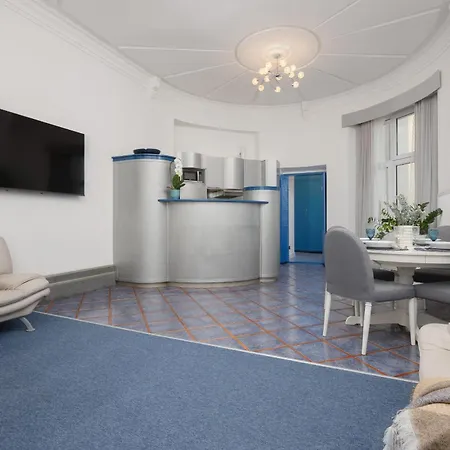 Spacious In The City Center By Rent Like Apartamento