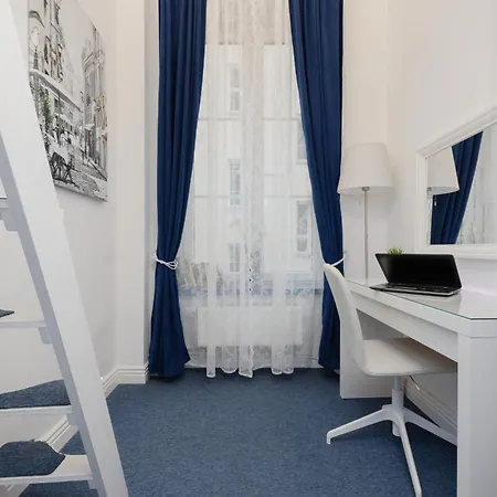 Spacious In The City Center By Rent Like *
