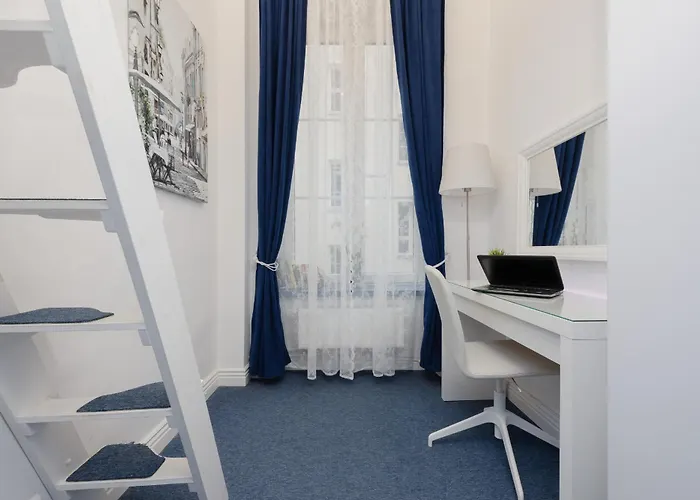 Spacious In The City Center By Rent Like *